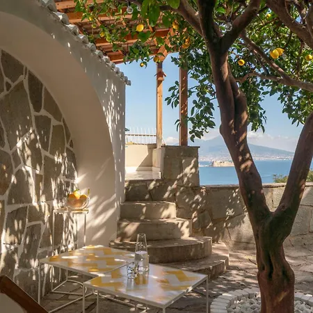 Jallo & Blue Petite Feriehus